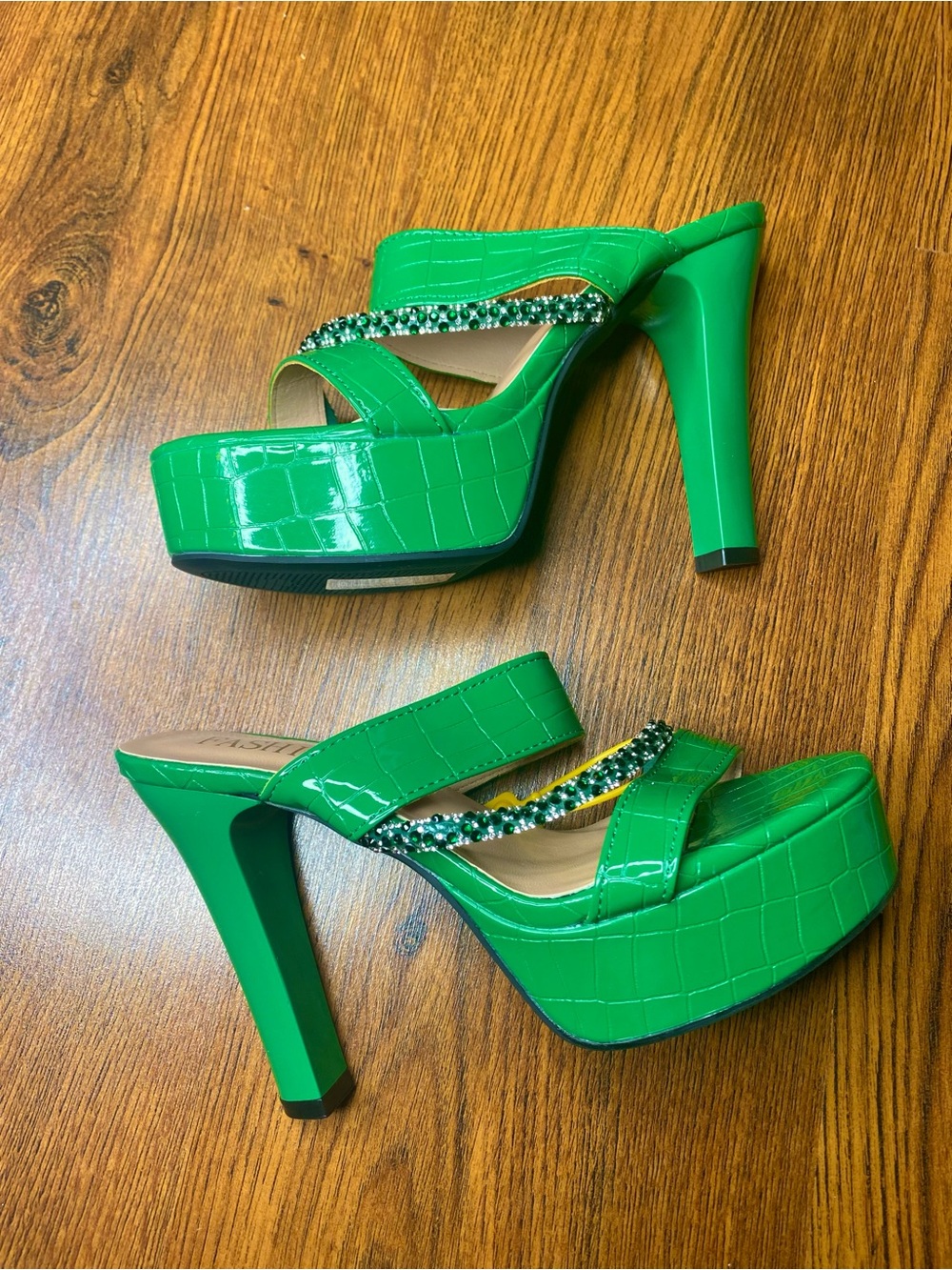 🎀🌷 Green Crocodile Print Rhinestone Crystal Strap High Heel Platform Sandals 🌷🎀
